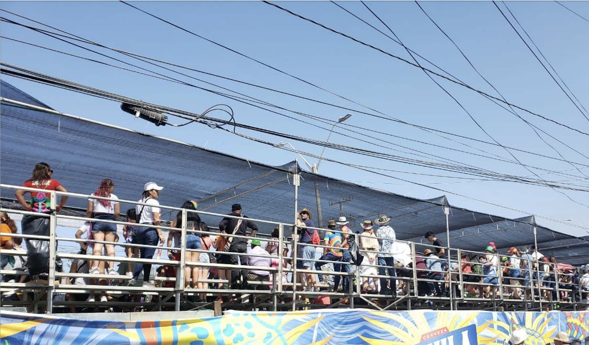 Graderías cubiertas para protección contra el clima - Graderías del Caribe